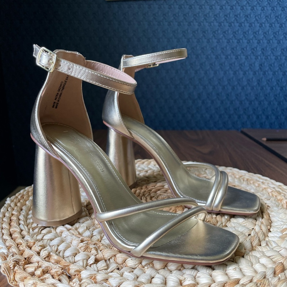 BCBGeneration Patricia Gold Strappy Heeled Sandal Chunky Heel Size 6 Summer